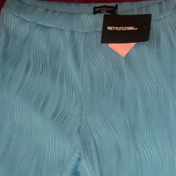 🛍️ PRETTYLITTLETHING Plus Blue Wave Plisse wide leg Palazzo pants NWT SIZE 18 - Picture 4 of 4